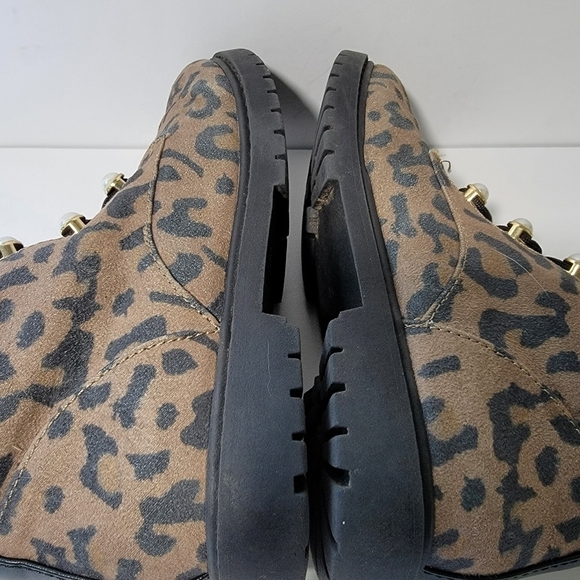 NORDSTROM Camille Pearl Tan Leopard Print Lug Boot Sz Kids 4/Adult 7 Side Zip - Picture 6 of 9